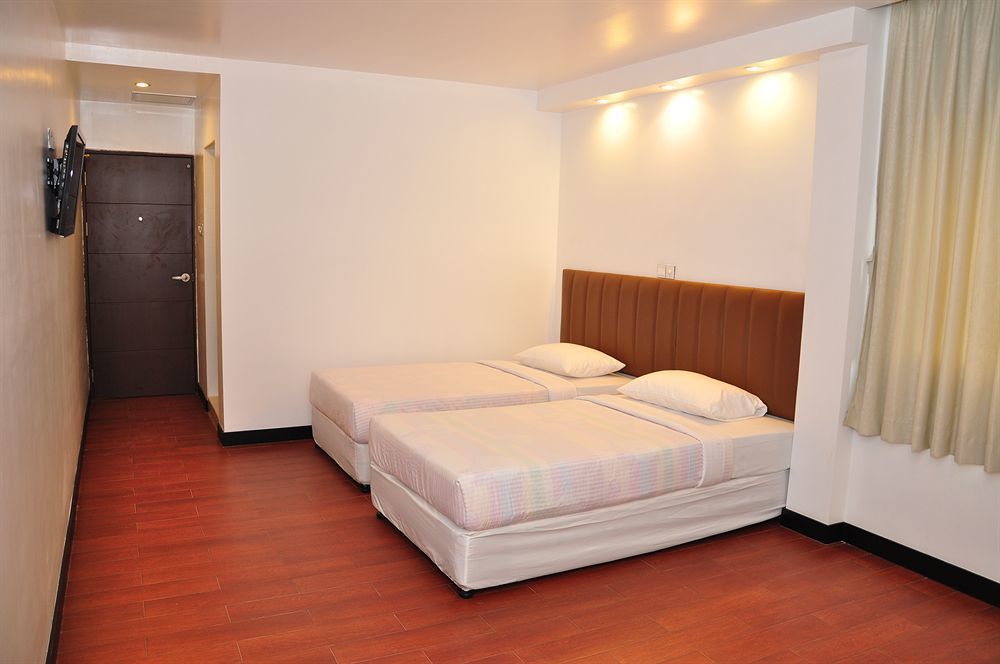 High Five Hotel 2*