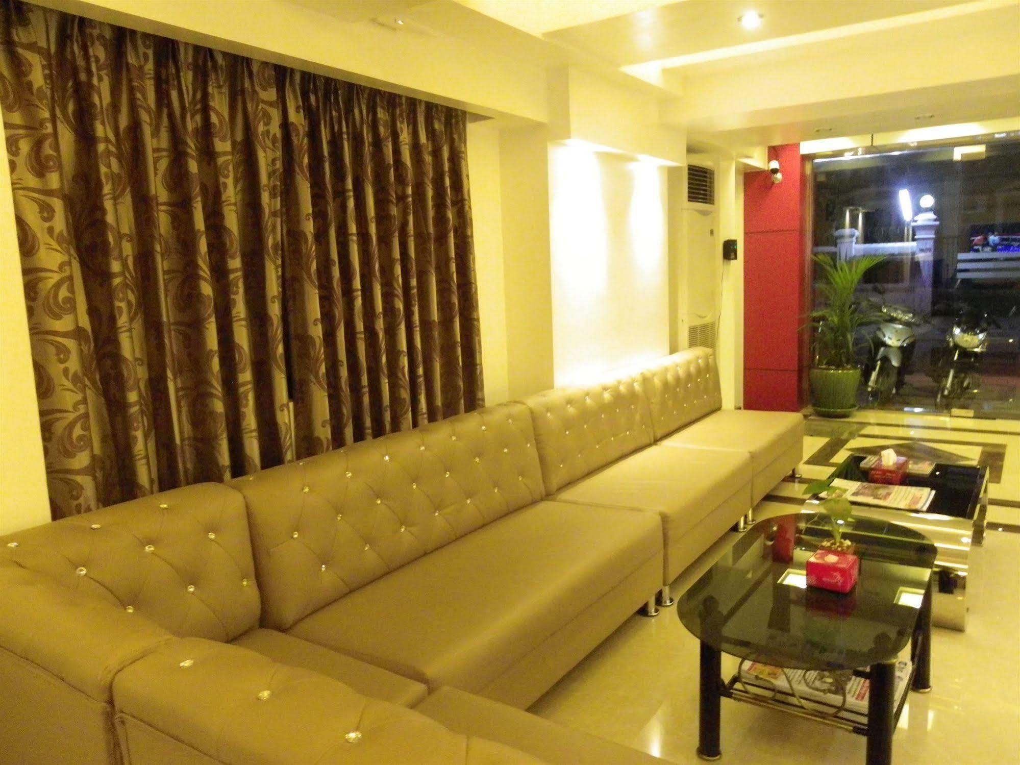 High Five Hotel 2*